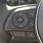 LHD - TOYOTA RAV4 2.0L PETROL FULL OPTIONS AUTOMATIC 2023 WHITE - Thumbnail 8