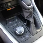 LHD - TOYOTA RAV4 2.0L PETROL FULL OPTIONS AUTOMATIC 2023 WHITE - Thumbnail 14
