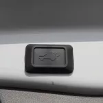 LHD - TOYOTA RAV4 2.0L PETROL FULL OPTIONS AUTOMATIC 2023 WHITE - Thumbnail 21
