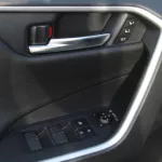 LHD - TOYOTA RAV4 2.0L PETROL FULL OPTIONS AUTOMATIC SILVER 2023 - Thumbnail 8
