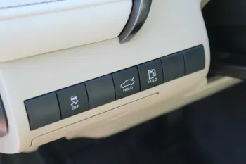 TOYOTA CAMRY LE 2.5 L 2023 MY PETROL