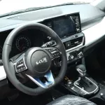 Kia Seltos 1.5L FWD 5Doors V4 2023 - Thumbnail 5