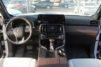 LEXUS LS600 SIGNATURE 2023 MODEL YEAR FULL OPTION (EUROPE SPEC)