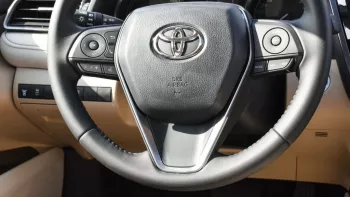 TOYOTA CAMRY GLE 2.5L HYBRID 2023 EXPORT PRICE