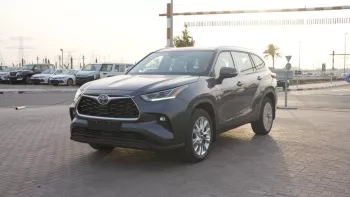 Toyota Highlander hybrid 2023 2.5L V4 AWD