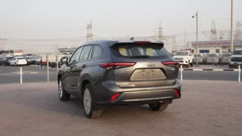 Toyota Highlander hybrid 2023 2.5L V4 AWD