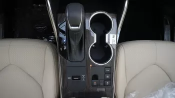 Toyota Highlander hybrid 2023 2.5L V4 AWD