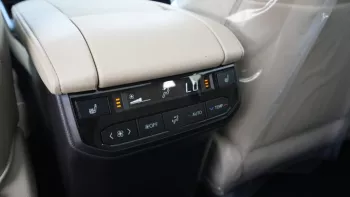 Toyota Highlander hybrid 2023 2.5L V4 AWD