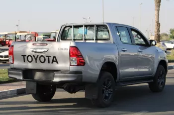 LHD - TOYOTA HILUX 125 2.4L DIESEL 4WD DOUBLE CAB ACTIVE MANUAL SILVER 2023
