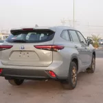 Toyota Highlander Hybrid Bronze Edition 2.5L V4 2023 - Thumbnail 6