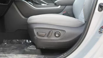 Toyota Highlander Hybrid Bronze Edition 2.5L V4 2023