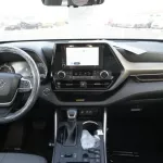 Toyota Highlander Hybrid Bronze Edition 2.5L V4 2023 - Thumbnail 11