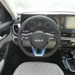 Kia Seltos 1.5L V4 5Doors Petrol FWD - Thumbnail 17