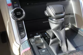 2023 LAND CRUISER 3.3L VXR, AT, PRL