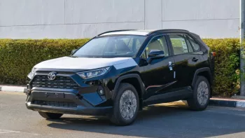 Toyota RAV4 Hybrid AWD 2.5L with sunroof 2023