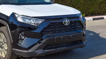 Toyota RAV4 Hybrid AWD 2.5L with sunroof 2023