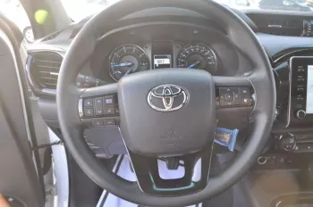 LHD - TOYOTA HILUX 2.8L DIESEL DOUBLE CAB 4 X 4 ADVENTURE MANUAL