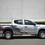 2023 MITSUBISHI L200 DOUBLE CAB PICKUP 2.4L DIESEL 4WD 5-SEATER AUTOMATIC - Thumbnail 2
