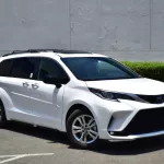2023 TOYOTA SIENNA XSE HYBRID 2.5L AWD 7-SEATER AT - Thumbnail 2