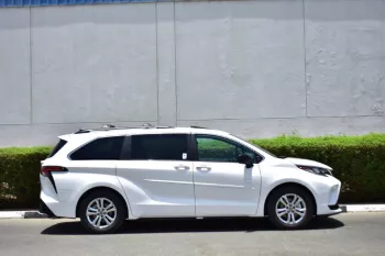 2023 TOYOTA SIENNA XSE HYBRID 2.5L AWD 7-SEATER AT