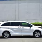 2023 TOYOTA SIENNA XSE HYBRID 2.5L AWD 7-SEATER AT - Thumbnail 3