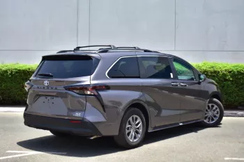 2023 TOYOTA SIENNA XLE HYBRID 2.5L FWD 8-SEATER AT