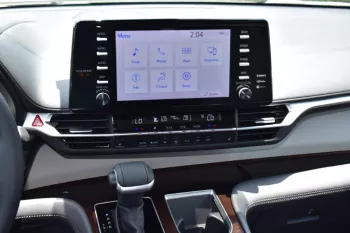 2023 TOYOTA SIENNA XLE HYBRID 2.5L FWD 8-SEATER AT