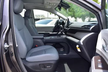 2023 TOYOTA SIENNA XLE HYBRID 2.5L FWD 8-SEATER AT
