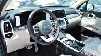 Kia Sorento hybrid 1.6L full option FWD 2023