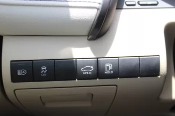TOYOTA CAMRY LIMITED 3.5L PETROL 2023 BLACK COLOUR V4