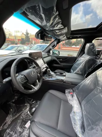 LHD - LEXUS LX600 3.5L V6 PETROL TWIN TURBO VIP AUTOMATIC 2023 Model Year