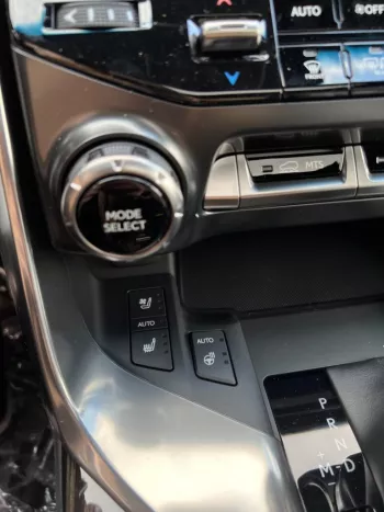 LHD - LEXUS LX600 3.5L V6 PETROL TWIN TURBO VIP AUTOMATIC 2023 Model Year