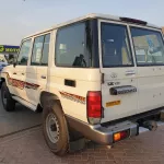 TOYOTA LANDCRUISER 4.5 LX HARDTOP 5DOOR 2023 Model Year - Thumbnail 4