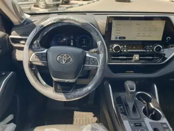 2023 Toyota Highlander 2.4L Petrol Platinum Awd canadian spec
