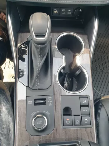 2023 Toyota Highlander 2.4L Petrol Platinum Awd canadian spec