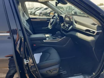 2023 Toyota Highlander 2.4L Petrol Platinum Awd canadian spec