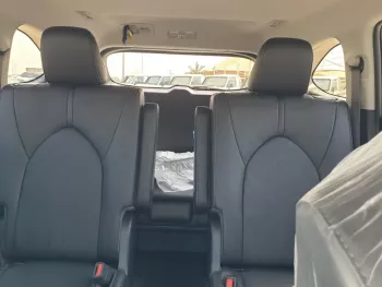 2023 Toyota Highlander 2.4L Petrol Platinum Awd canadian spec