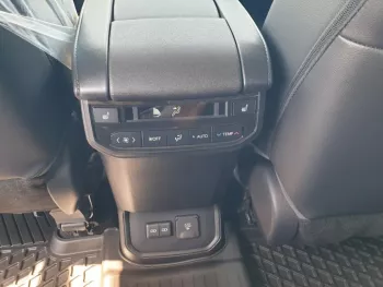 2023 Toyota Highlander 2.4L Petrol Platinum Awd canadian spec