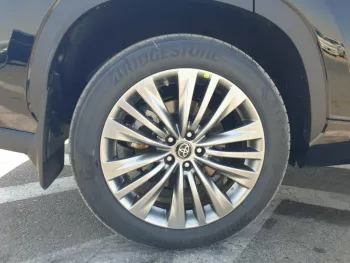 2023 Toyota Highlander 2.4L Petrol Platinum Awd canadian spec