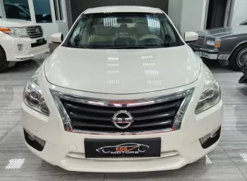 Nissan Altima SV 2.5L V4 2016 Mid Option White Color