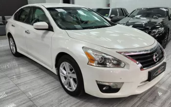 Nissan Altima SV 2.5L V4 2016 Mid Option White Color