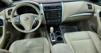 Nissan Altima SV 2.5L V4 2016 Mid Option White Color