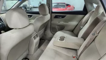 Nissan Altima SV 2.5L V4 2016 Mid Option White Color
