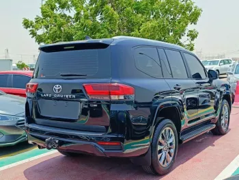 TOYOTA LAND CRUISER LC300 GXR 4.0L V6 2023 Dark Blue Color
