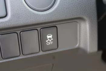 MITSUBISHI L200 2.5L 4×2 SINGLE CABIN BASIC OPTION MANUAL TRANSMISSION DIESEL 2022 MODEL