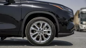 TOYOTA HIGHLANDER LIMITED 2.4L PETROL AWD AT MY2023 – BLACK