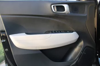LHD - HYUNDAI VENUE 1.0L PETROL 2023 MODEL YEAR PREMIER PLUS