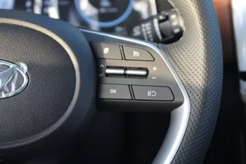 LHD - HYUNDAI GRAND CRETA 2.0L 2023 PETROL PREMIER PLUS DUAL TONE