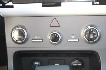 LHD - HYUNDAI GRAND CRETA 2.0L 2023 PETROL PREMIER PLUS DUAL TONE