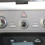 LHD - HYUNDAI GRAND CRETA 2.0L 2023 PETROL PREMIER PLUS DUAL TONE - Thumbnail 16